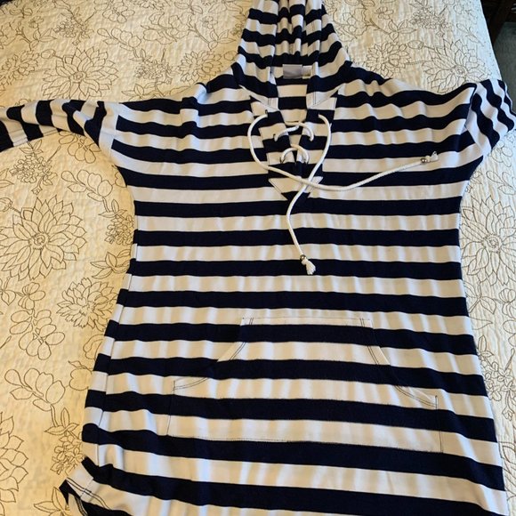 Beachy Cover-Up - Picture 2 of 11